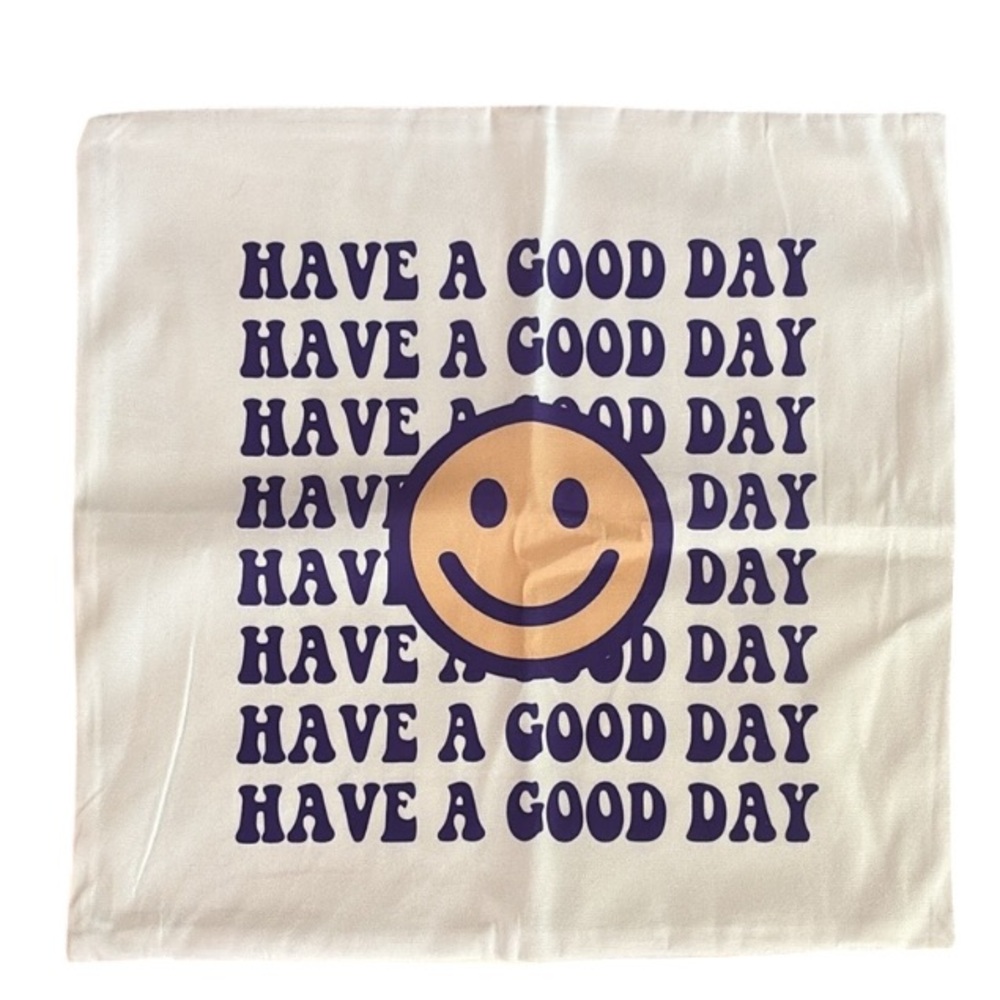 Smiley Face Pillow Cases Set of 4 NWOT
